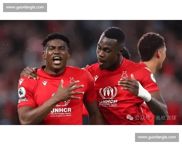 半场战报:塔韦尼耶角球破门 克鲁皮建功 伯恩茅斯 2-0 诺丁汉森林 半场战报:塔韦尼耶角球破门 克鲁皮建功 伯恩茅斯 2-0 诺丁汉森林