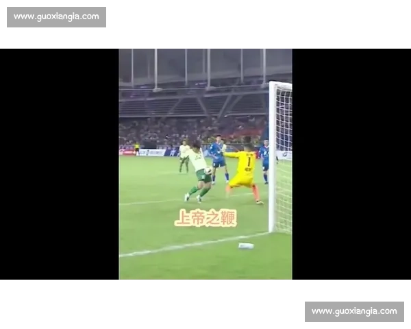 川超名场面!南充队李毅蝎子摆尾轰首球 川超名场面!南充队李毅蝎子摆尾轰首球